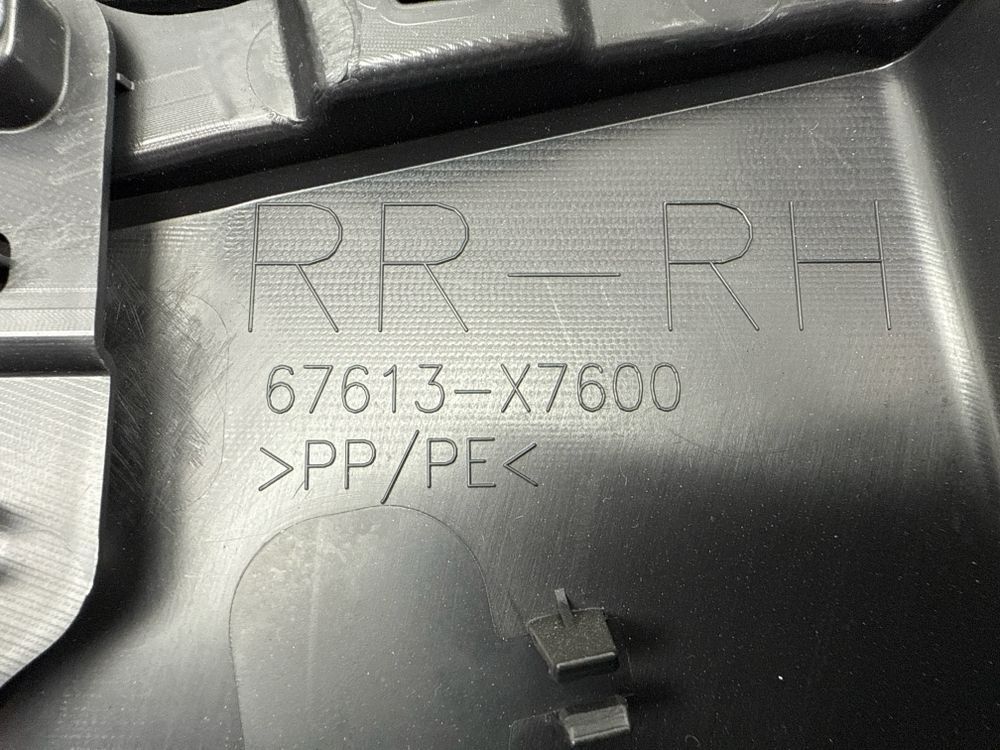 фото №12, Toyota bz4x 2024 задняя сторона правая обшивка дверь задних