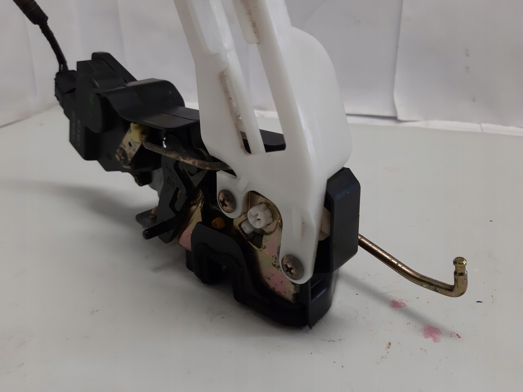 фото №6, Hyundai santa fe i замок правый задняя europa 4 контакты