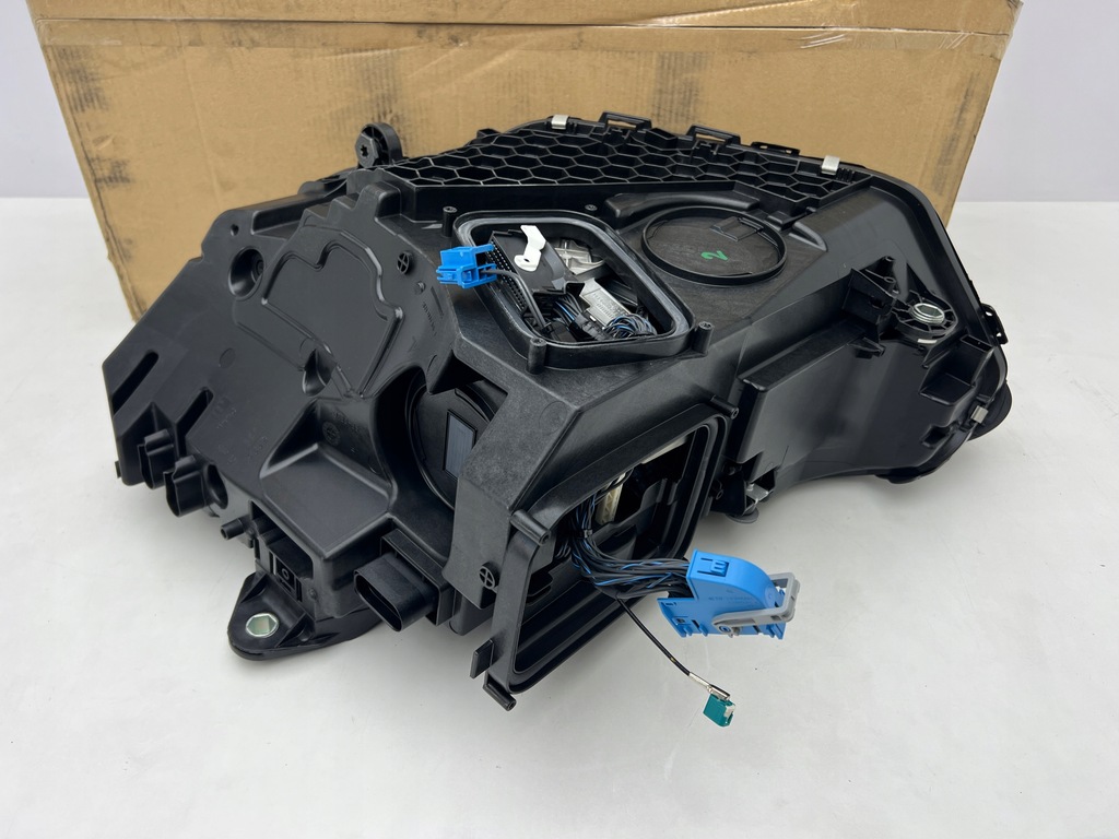 фото №9, Mercedes eqe v295 a2959066800 лампа передня права перед digital light