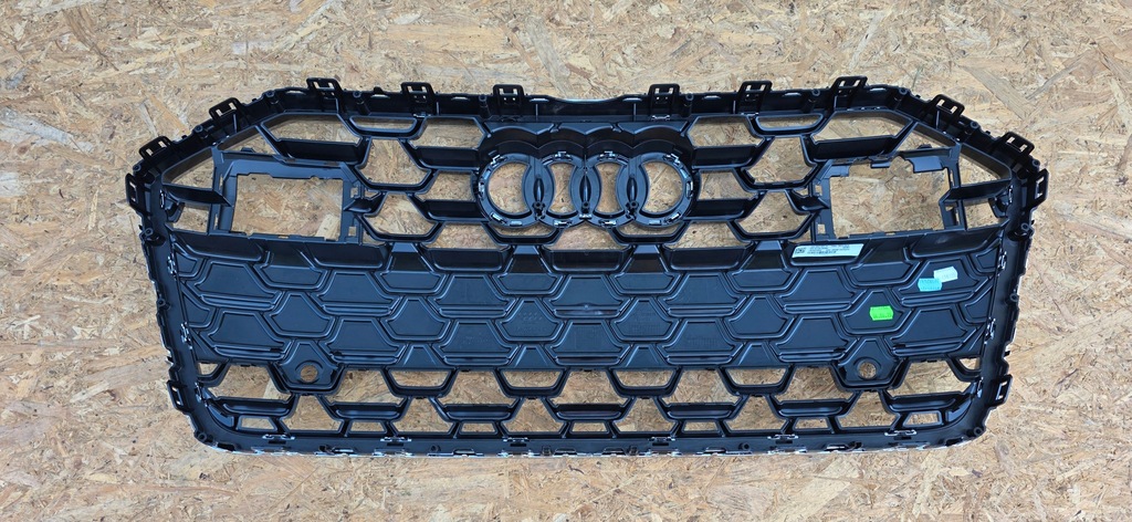 фото №2, Audi a6 c8 решётка радиатора решётка радиатора s line радар 4k0