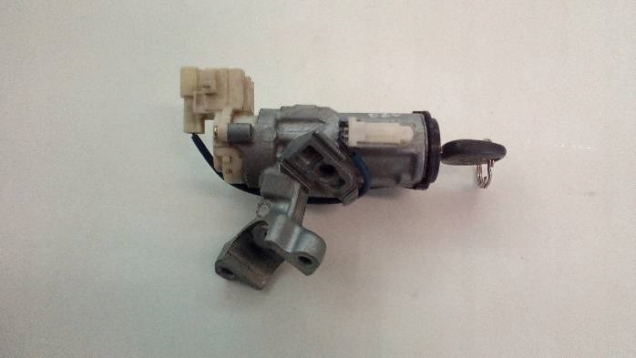 фото №10, Замок зажигания ключ toyota yaris verso 1,4 d4d