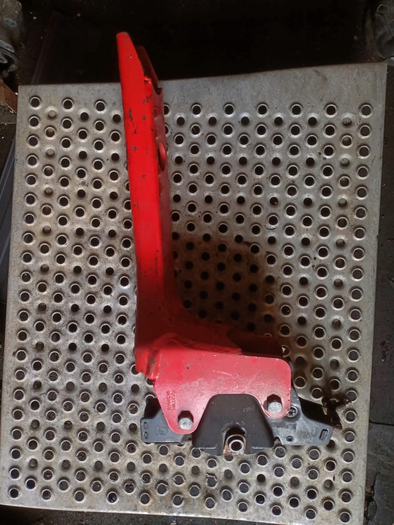 фото №1, Кронштейн подвеска кабины scania p 1492068