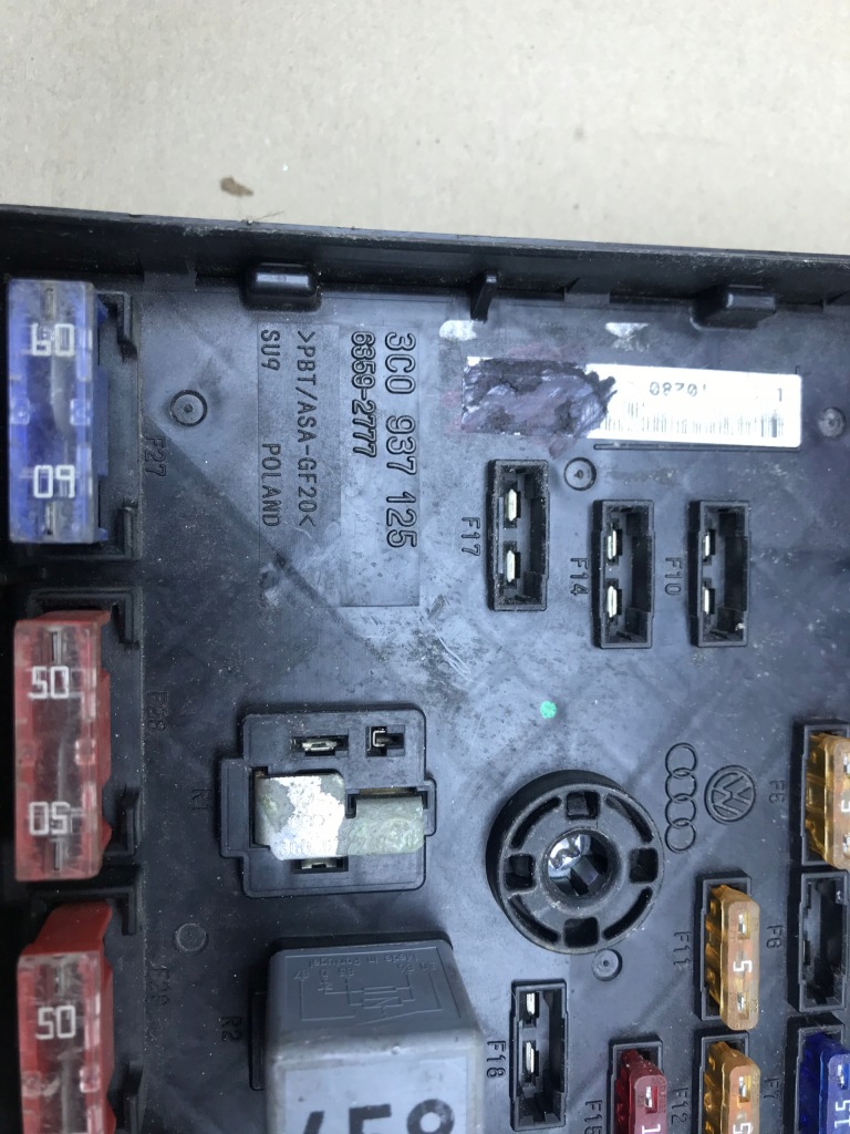 фото №1, Vw passat b6 коробка запобіжників 3c0937125