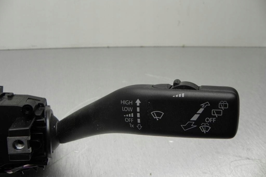 фото №1, Перемикачі skoda rapid nh3 6ra953501r бензиновий 77kw 2014