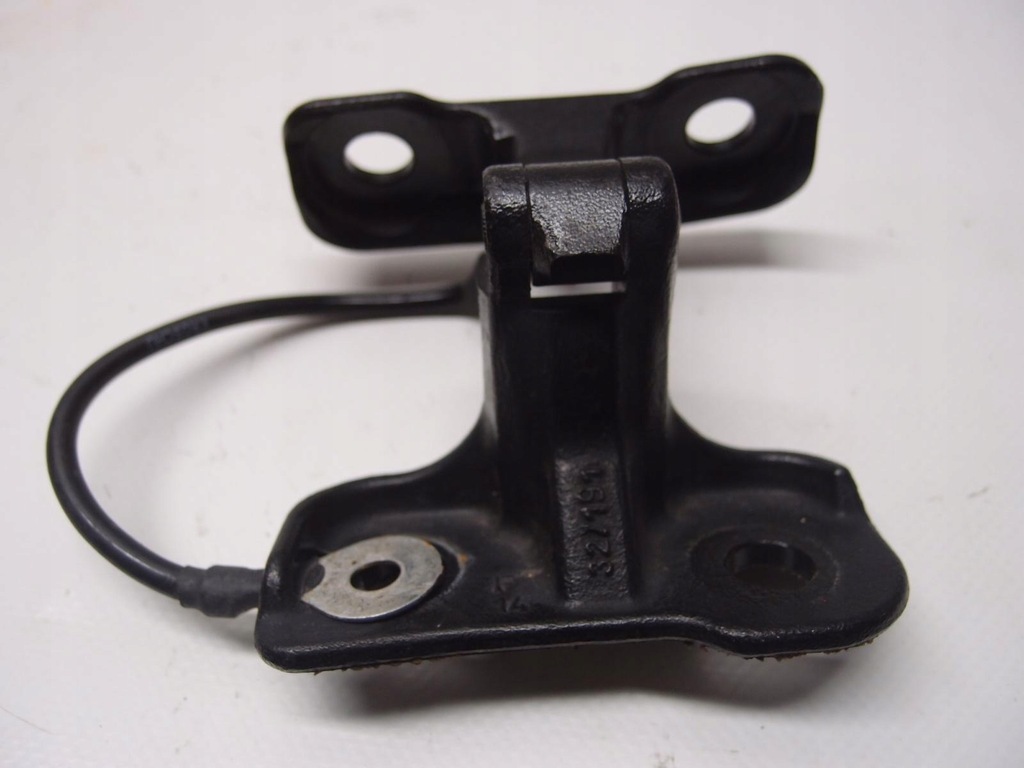 фото №1, Петля кришки багажника evoque ii k8d2-42900-ad