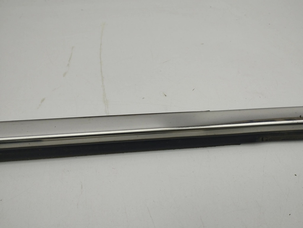 фото №9, Chrysler town & country v 2008 молдинг прокладка стекло дверь передних