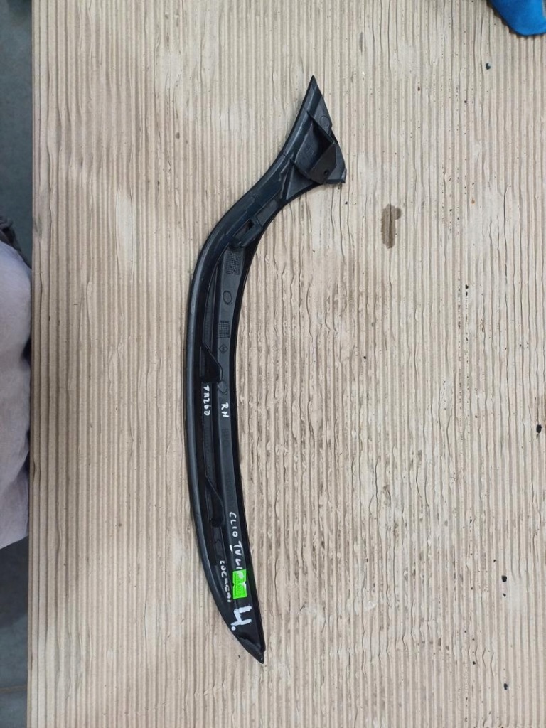 Молдинг бампера правий перед renault clio 4 lift 260446897r Ціна