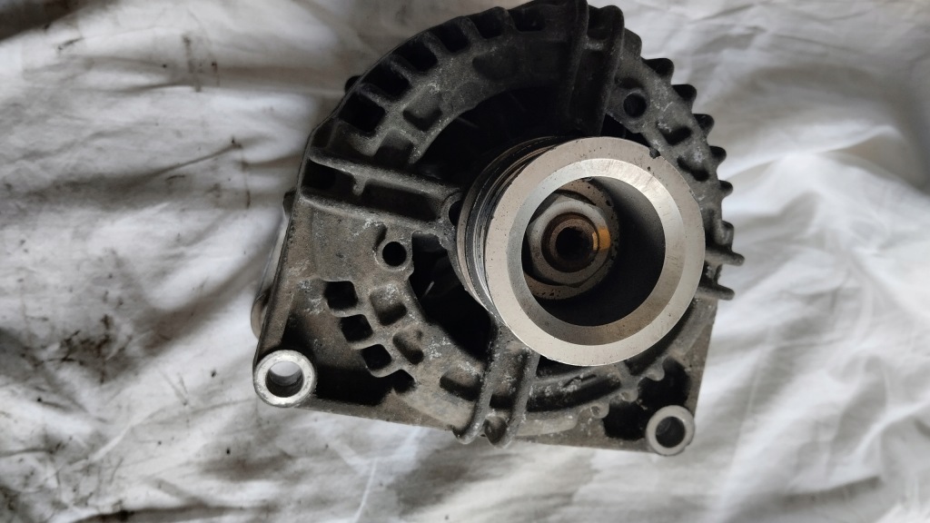 Генератор opel astra h zafira b 1.6 16v z16xep 55556067 0124425020 Зі Шроту