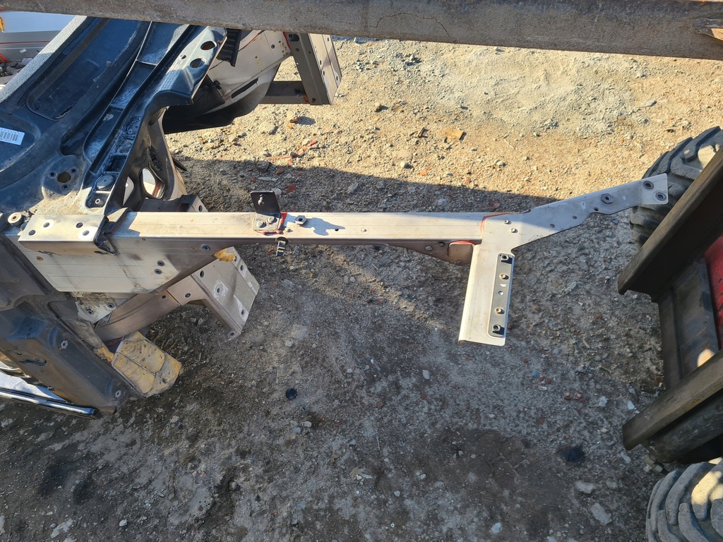 фото №1, Aston martin db9 підкрилок правий чверть носик кронштейн крила