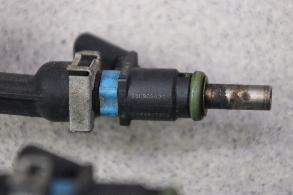 фото №6, Audi a8 d4 3,0 tfsi молдинг упорскування форсунки 06e133682c