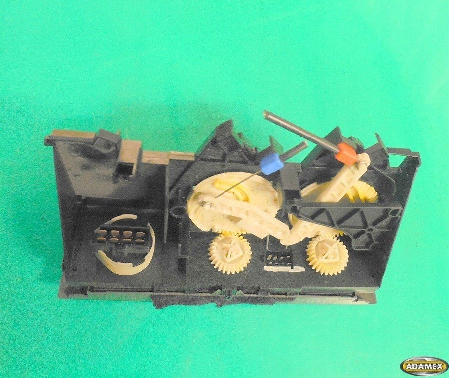 фото №5, Volvo v40 s40 1.6 98r - панель обдув