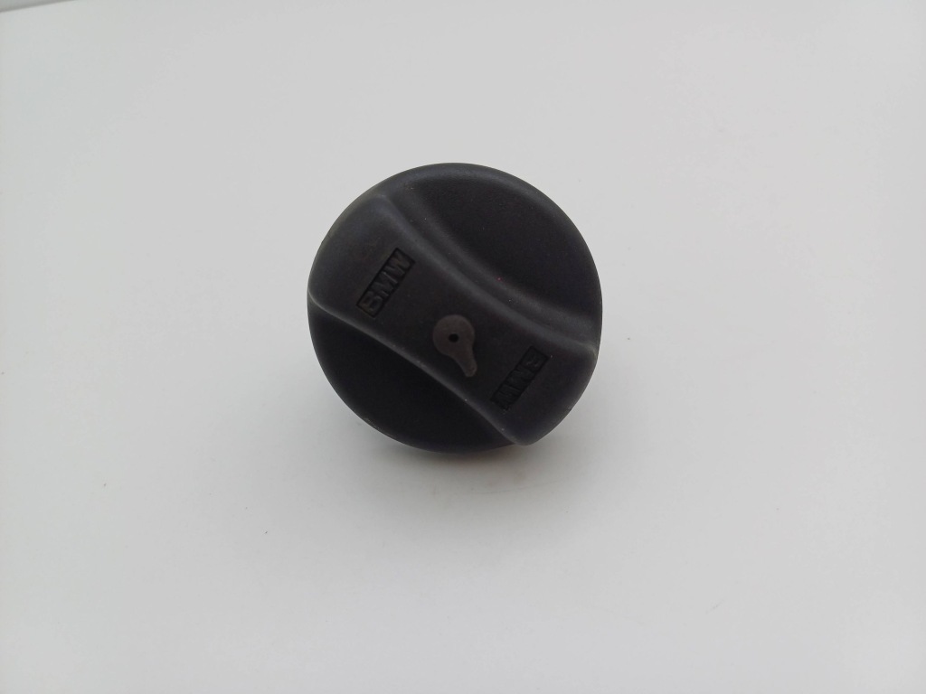 Купить Крышка заливной топлива bmw e81 nr6