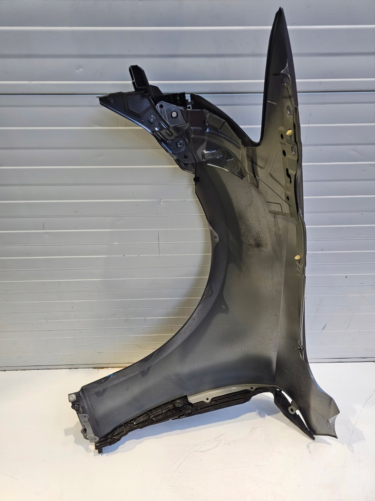 Купить Крыло  правый  передний перед lexus is 3