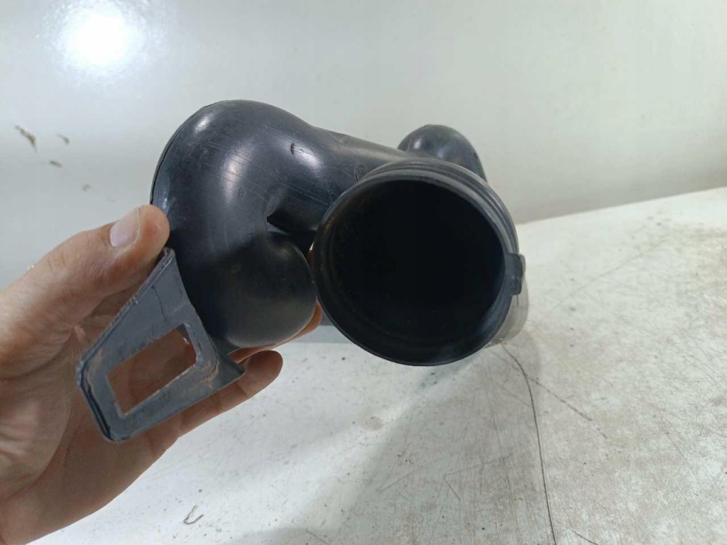 фото №4, Труба воздухозаборник воздуха renault scenic ii 2.0 dci 8200596834