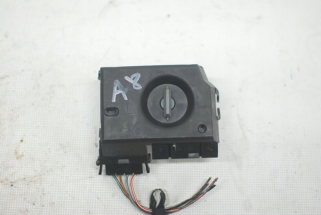 фото №1, Вкладыш лампы левый задняя audi a8 d2 fl