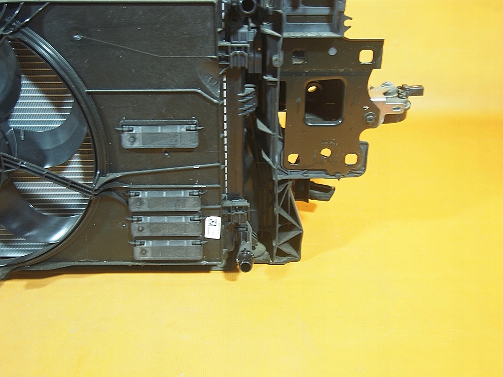 Audi q2 81a 32km 30 tfsi ремінь передній радіатор балка вентилятори 81a805594a Ціна