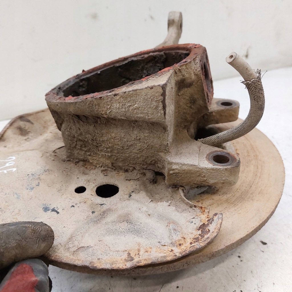 фото №9, Suzuki jimny поворотный кулак левая перед + диск