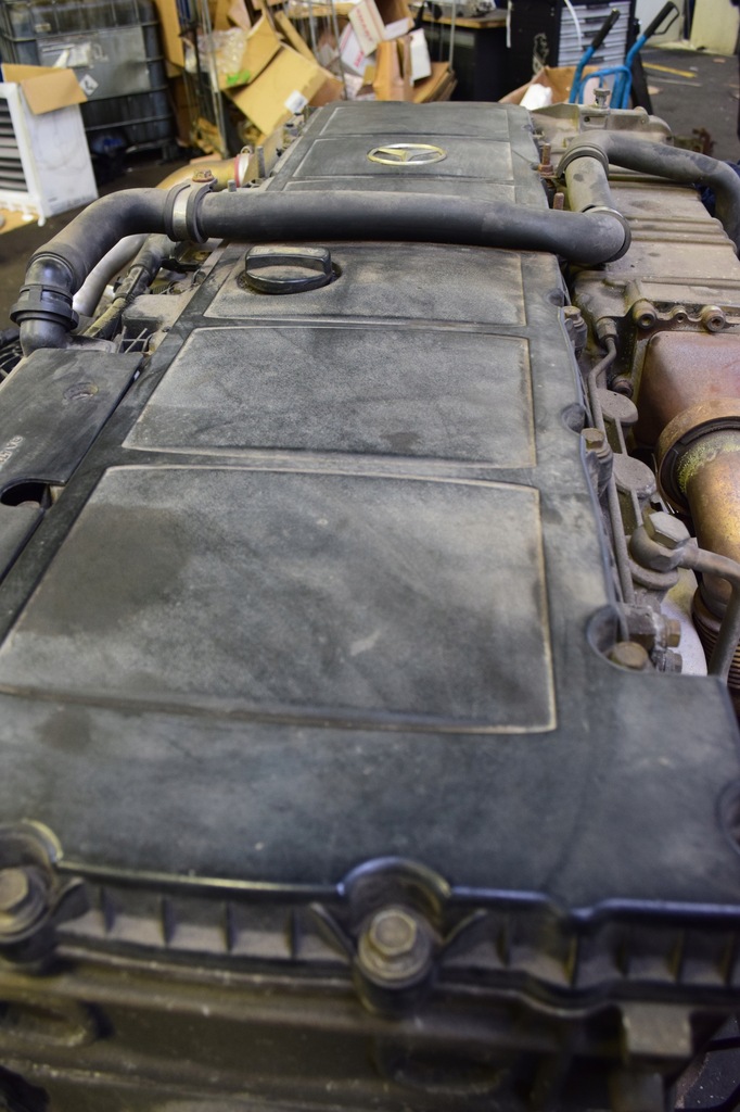 фото №1, Крышка клапанов двигателя mercedes actros mp4