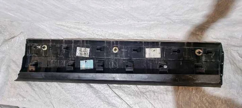 фото №3, Молдинг дверь левая перед land rover range rover velar l560