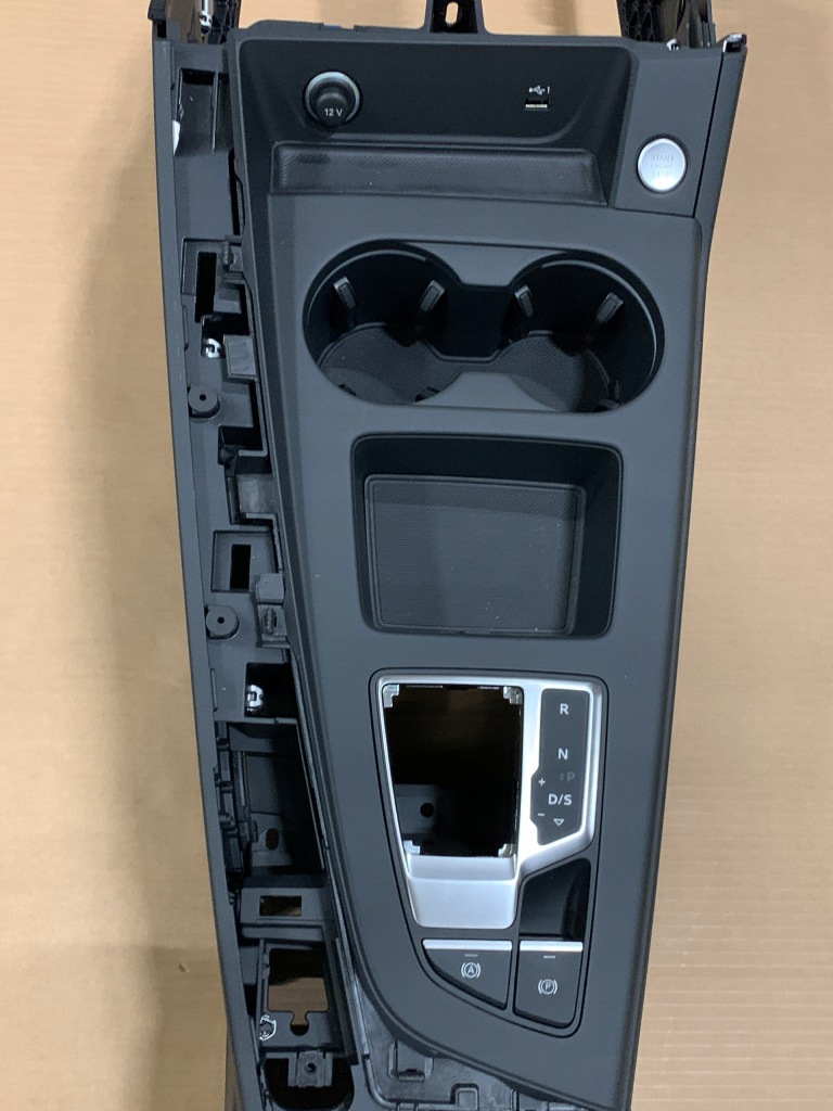 Audi a4 8w 2021 sedan сидіння з підігрівом заднє сидіння оббивка тунель шкіра uk 69km Зі Шроту