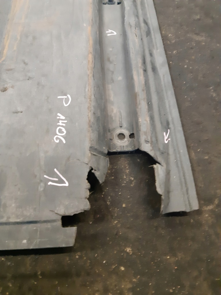 Audi a4 b8 a5 накладка плита пол подвеска правая с Разборки