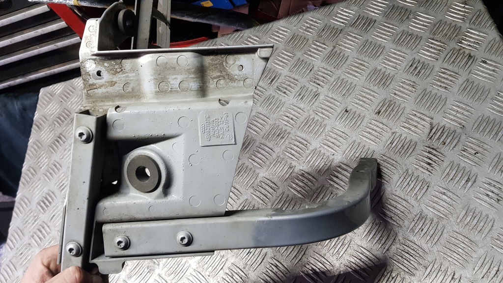 фото №10, Audi a8 d3 кронштейн крила панель фари перемикач підрульовий лівий