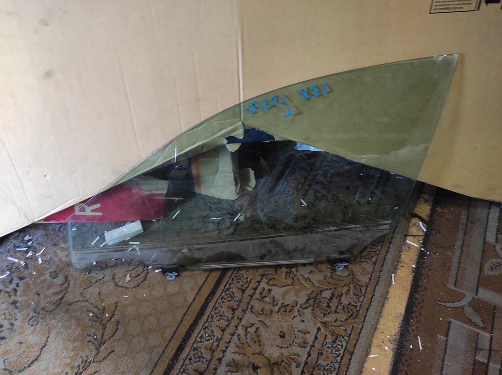 фото №1, Lexus is is200 стекло левая перед боковая