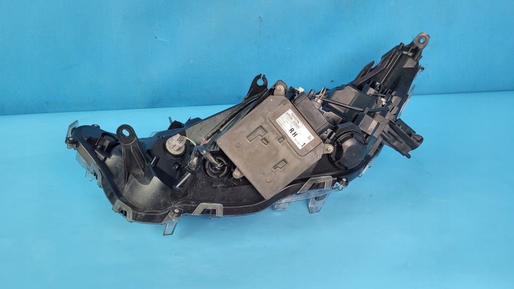 фото №11, Toyota rav4 v 19r лампа правый перед преобразователь 8110a-42840 89908-42020