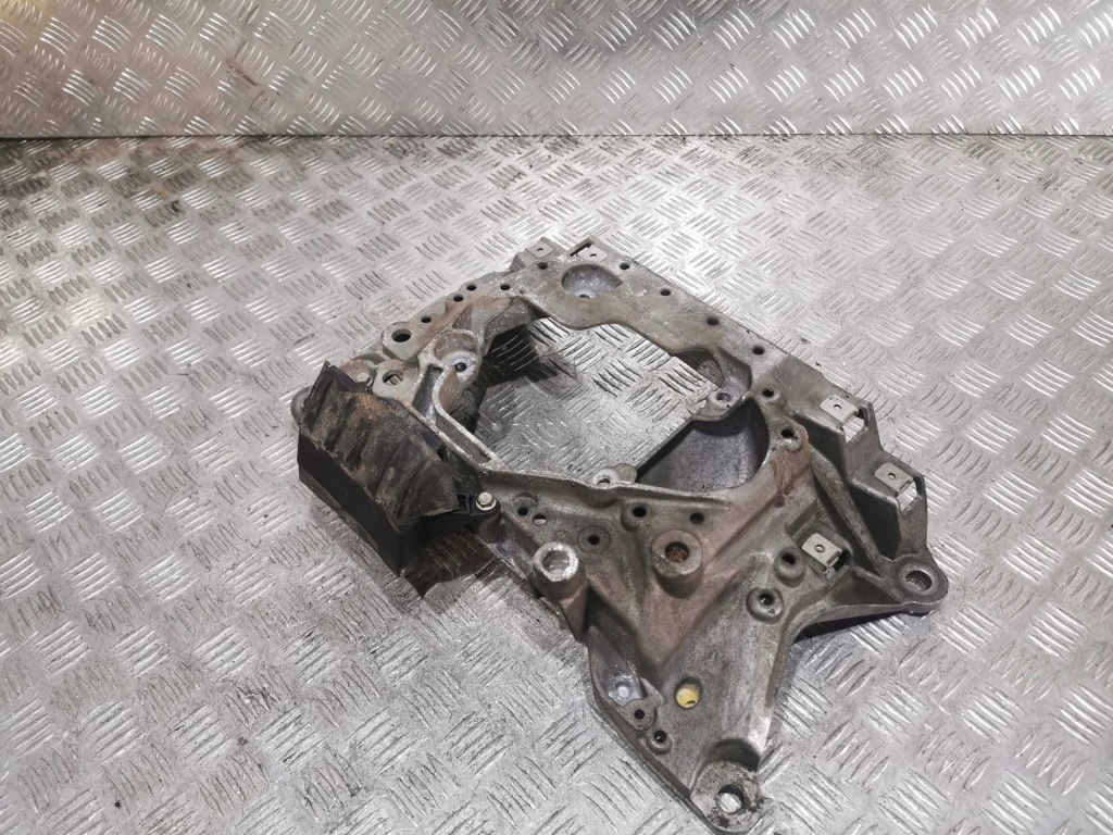 фото №1, Audi q7 q8 3.0d кронштейн двигателя опора 4m4399263h