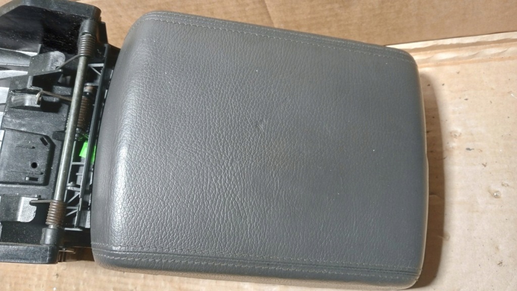 фото №2, Vw touareg 7l підлокітник