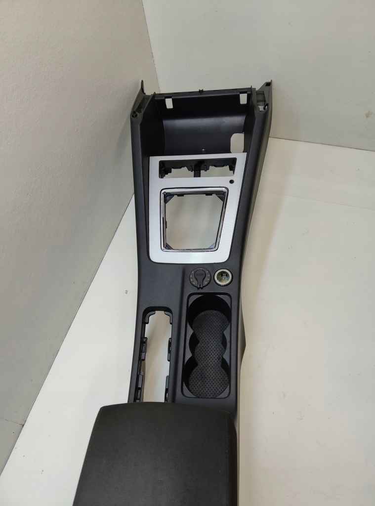 фото №8, Skoda octavia iii kombi тунель середній підлокітник