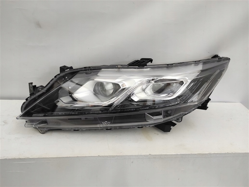 фото №1, Лампа левая перед mitsubishi eclipse cross full led