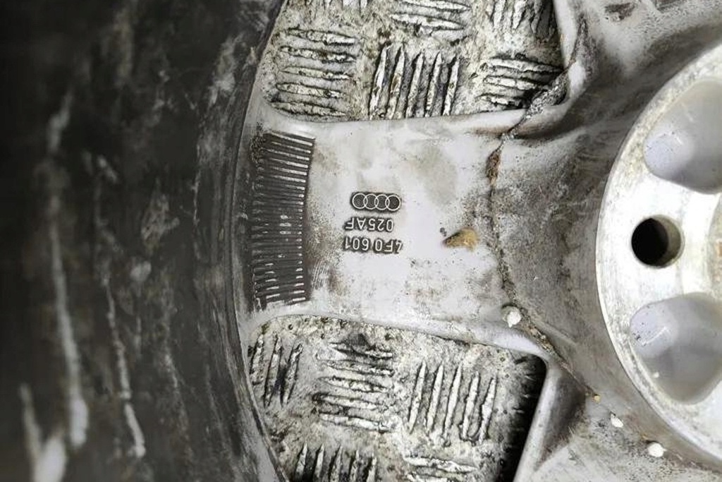 фото №9, Комплект диск audi a6 avant 4a, c4 4f0601025af 2.5l дизель 103kw 1995