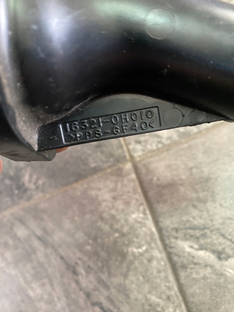 Патрубок води toyota camry 01-06 Оригінал