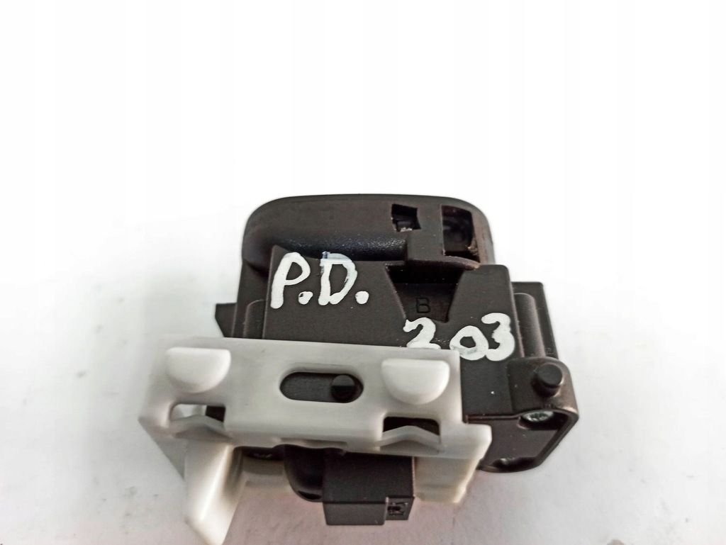 фото №12, Mercedes-benz c w203 2004 перед сторона правая панели управление переключатели