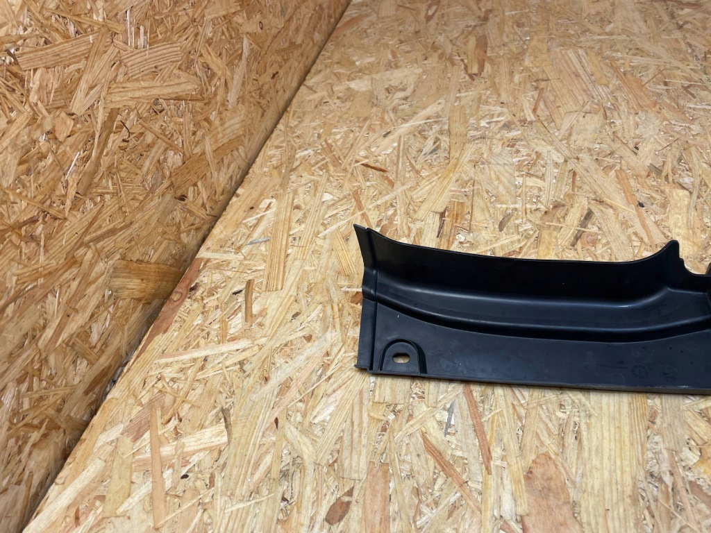 Накладка захист прокладка крила перед права volvo xc90 ii 31371764 Ціна