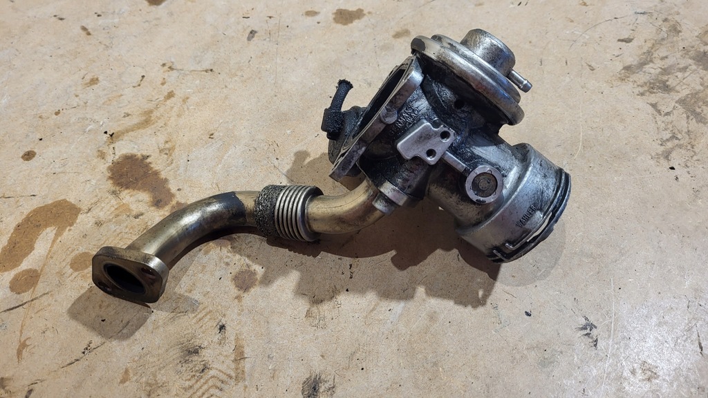 фото №5, Дроссельная заслонка vw passat 1,9tdi 038129637l