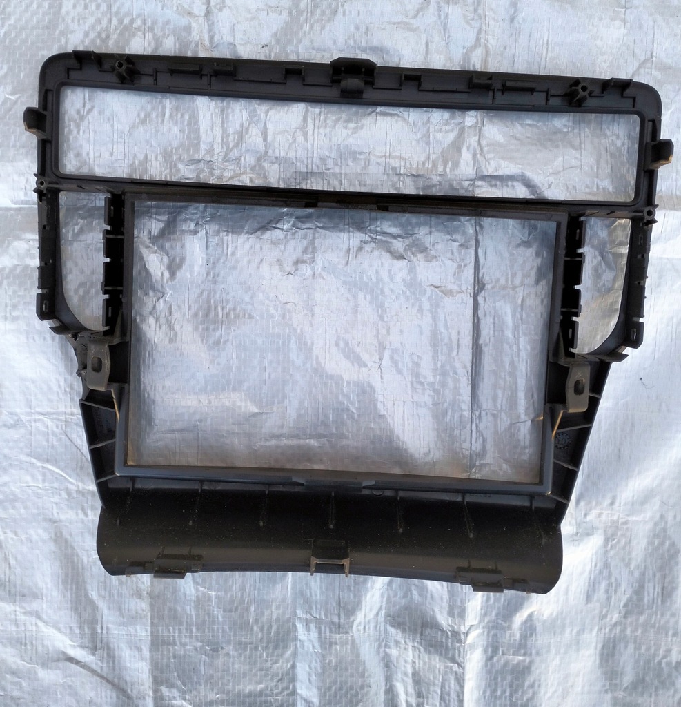 фото №2, Рамка панель радио консоли dekor citroen c5 iii x7