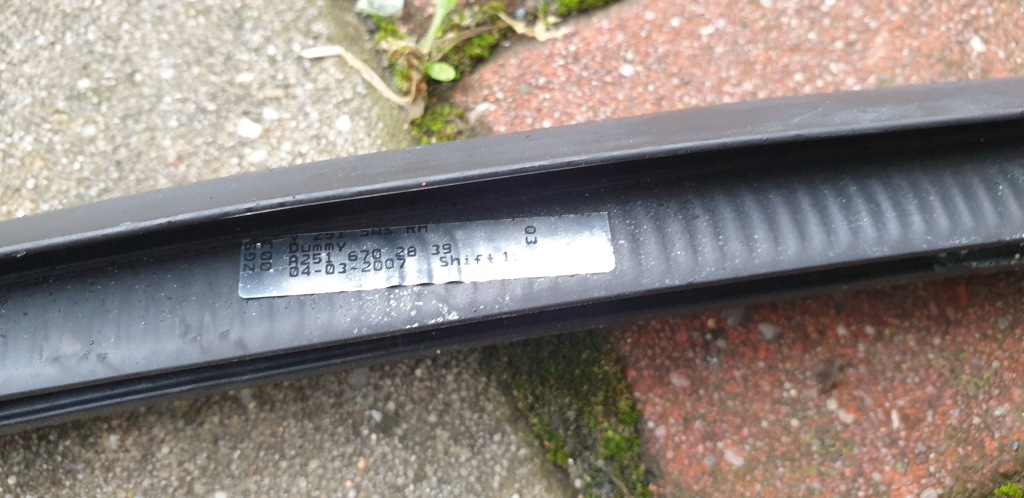 Прокладка скло задній кузовна mercedes r w251 long оригінальний номер Оригінал