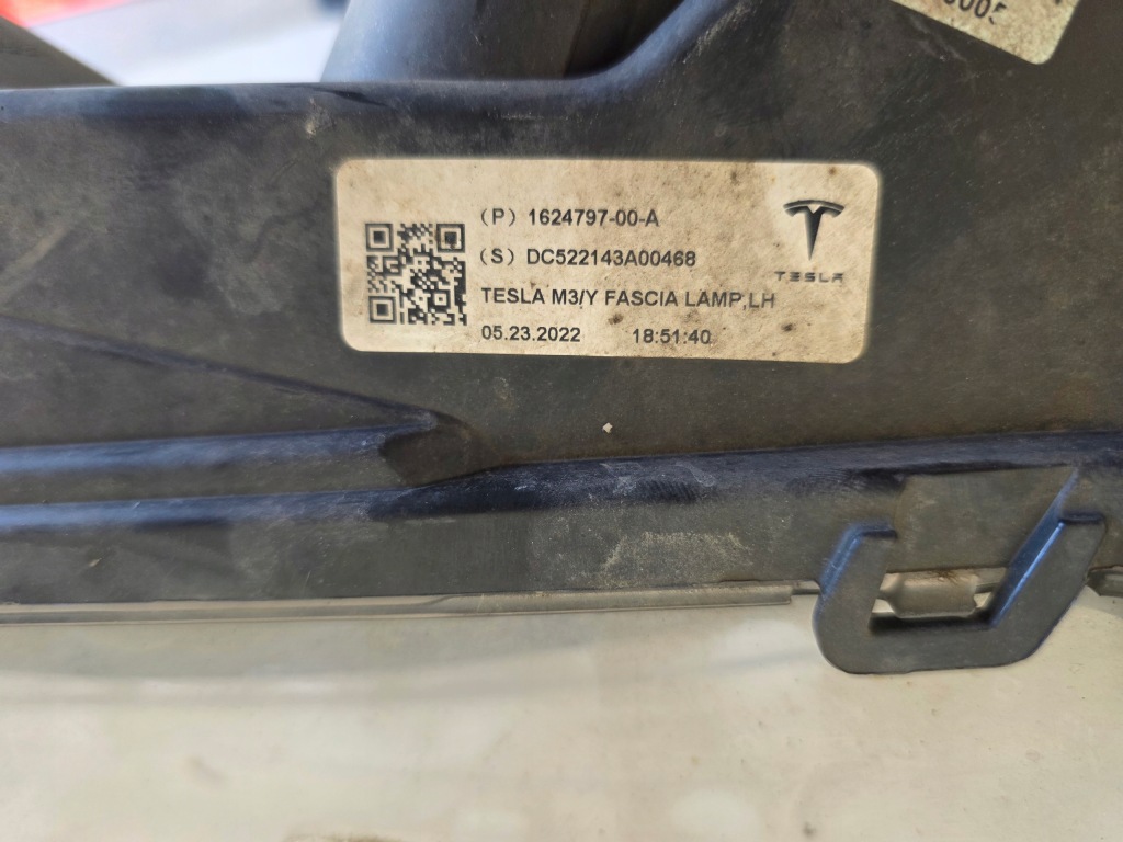 Протитуманна фара led drl лівий tesla 3 3 рестайлінг  y 20- Ціна