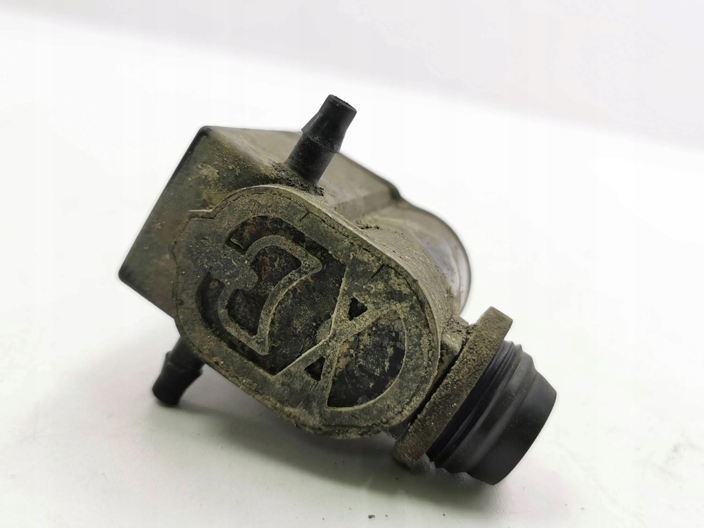 фото №8, Kia carens i 2006 насос розпилювача скло передньої / лобове