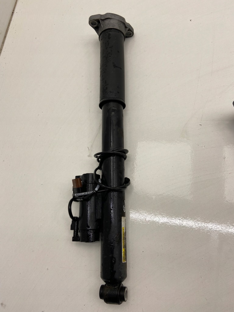 фото №1, Mercedes a 213 w213 амортизатор амортизатори задня a2133202200