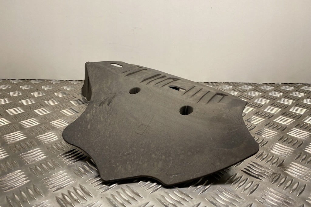 фото №8, Правая защита подвеска bmw 4 coupe f32, f82 6796138 2.0l дизель 140kw 2015