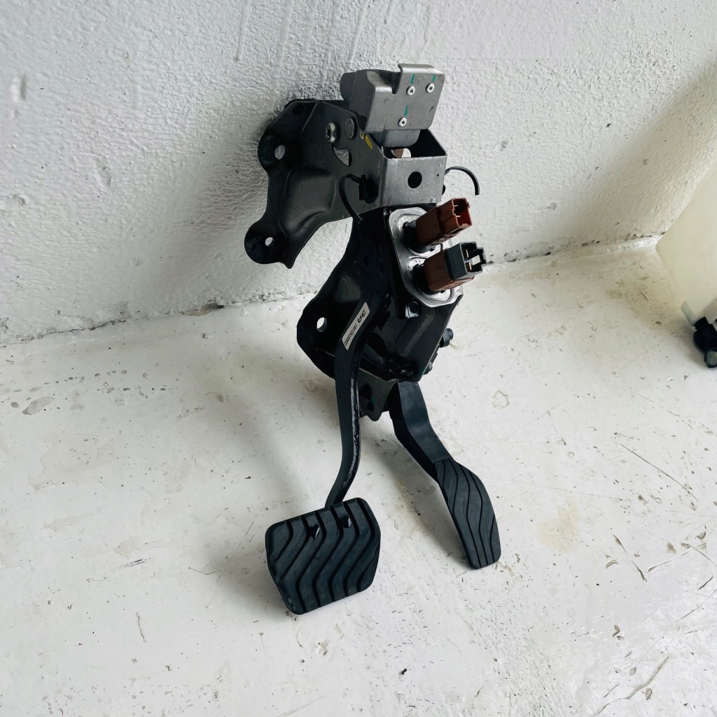 фото №2, Педаль гальма газу комплект renault koleos ii 2.0 dci 18002df30b