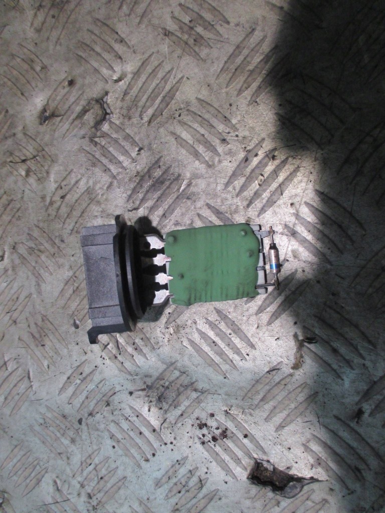 Резистор вентилятор smart forfour 1 r27kr74k Ціна