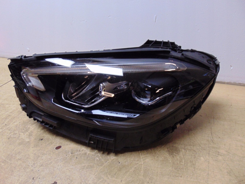 фото №15, Лампа ліва перед mercedes w206 europa a2069067103