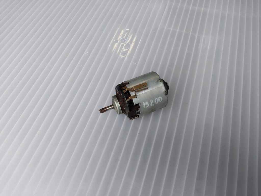 фото №1, Lexus is200 вентилятор двигун вентилятор оригінальний номер