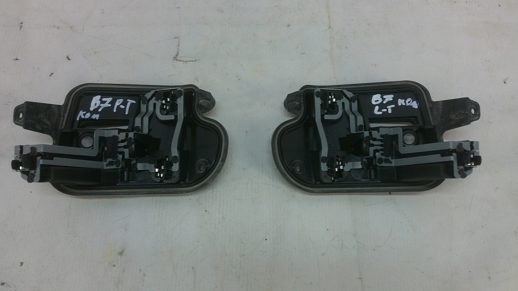 Купити Volkswagen passat b7 універсал 10r- вкладиш молдинг лампи правий ліва задній