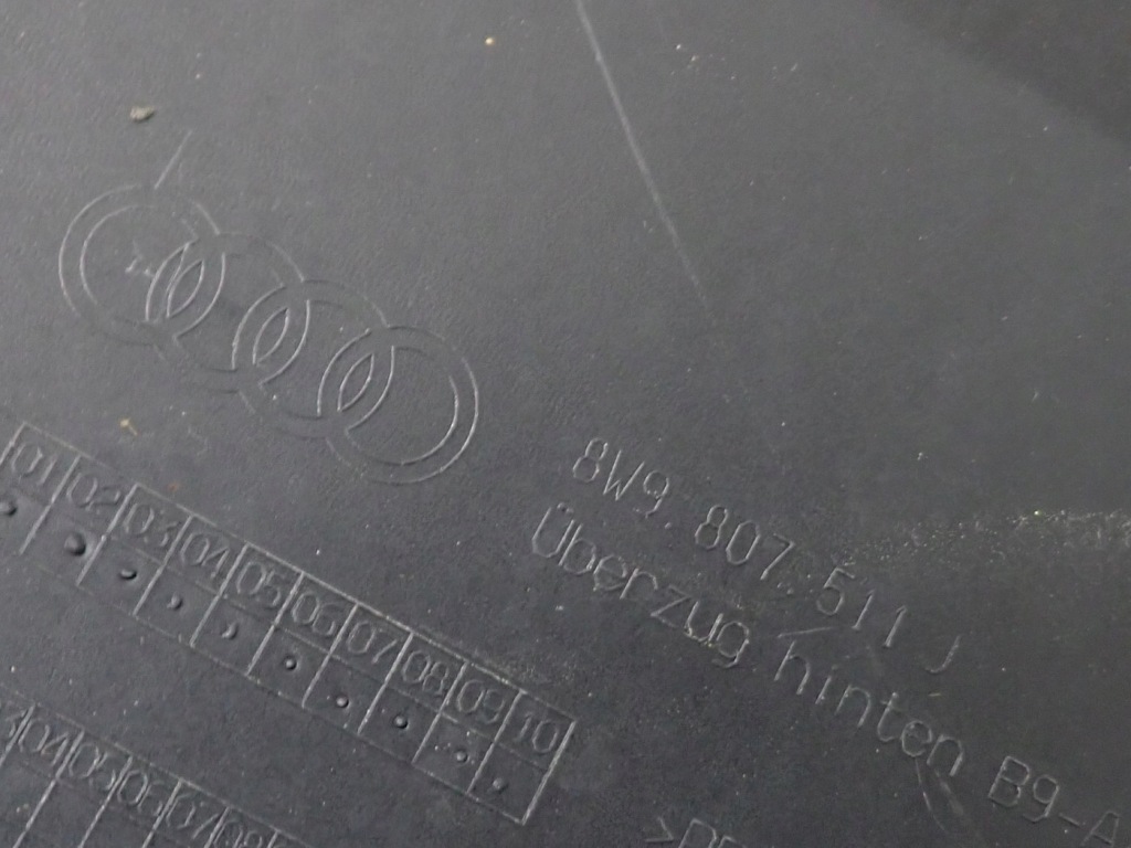 Бампер задні задній комплектний  оригінал pdc фаркоп  audi a4 b9 універсал 17r kod: lx5r Доставка