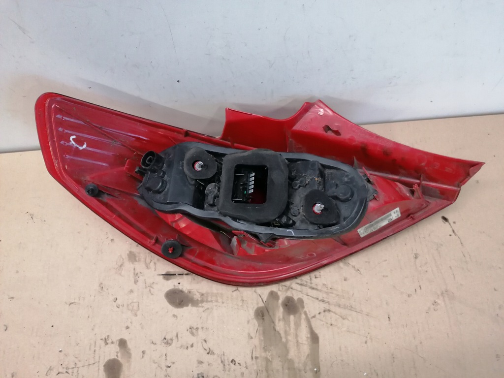 фото №8, Лампа правая задняя opel corsa d 3d 06-11 uk